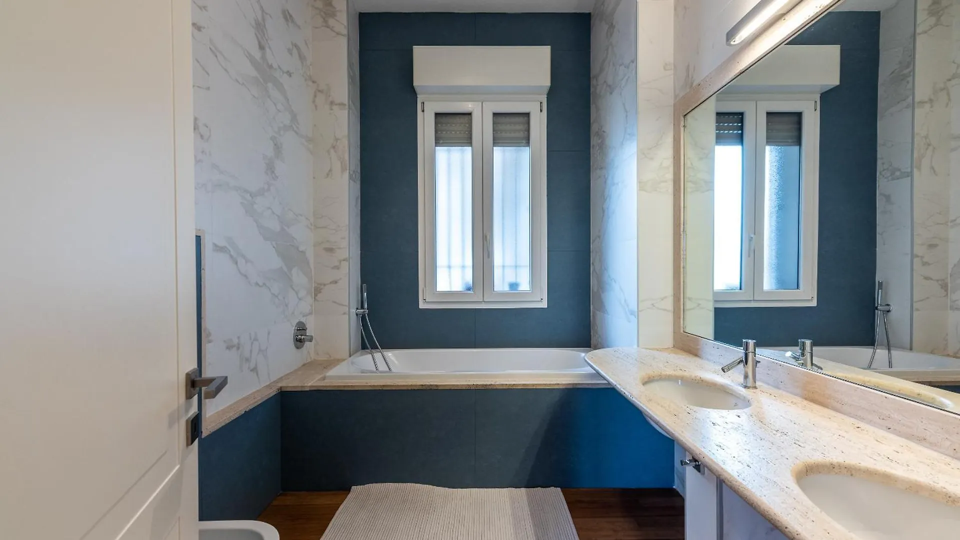De Amicis Apartment Milan