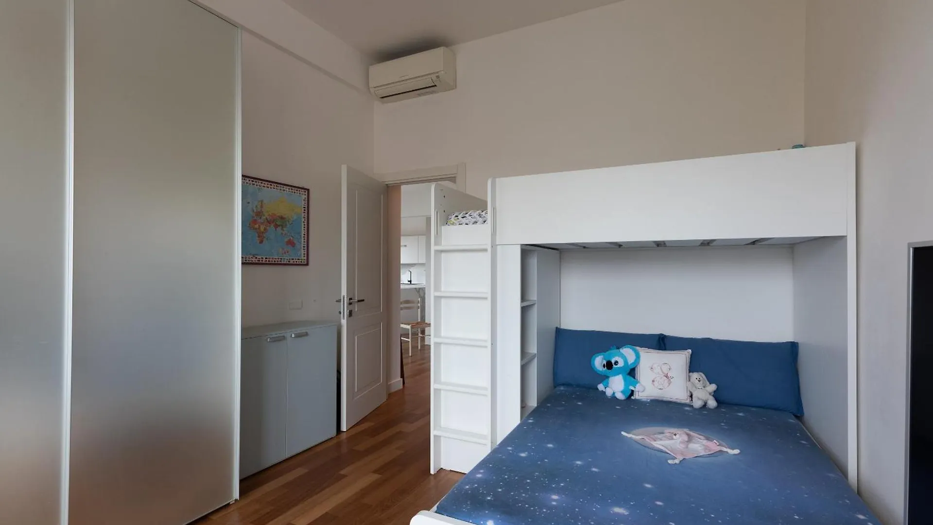 De Amicis Apartment Milan 0*,  Italy