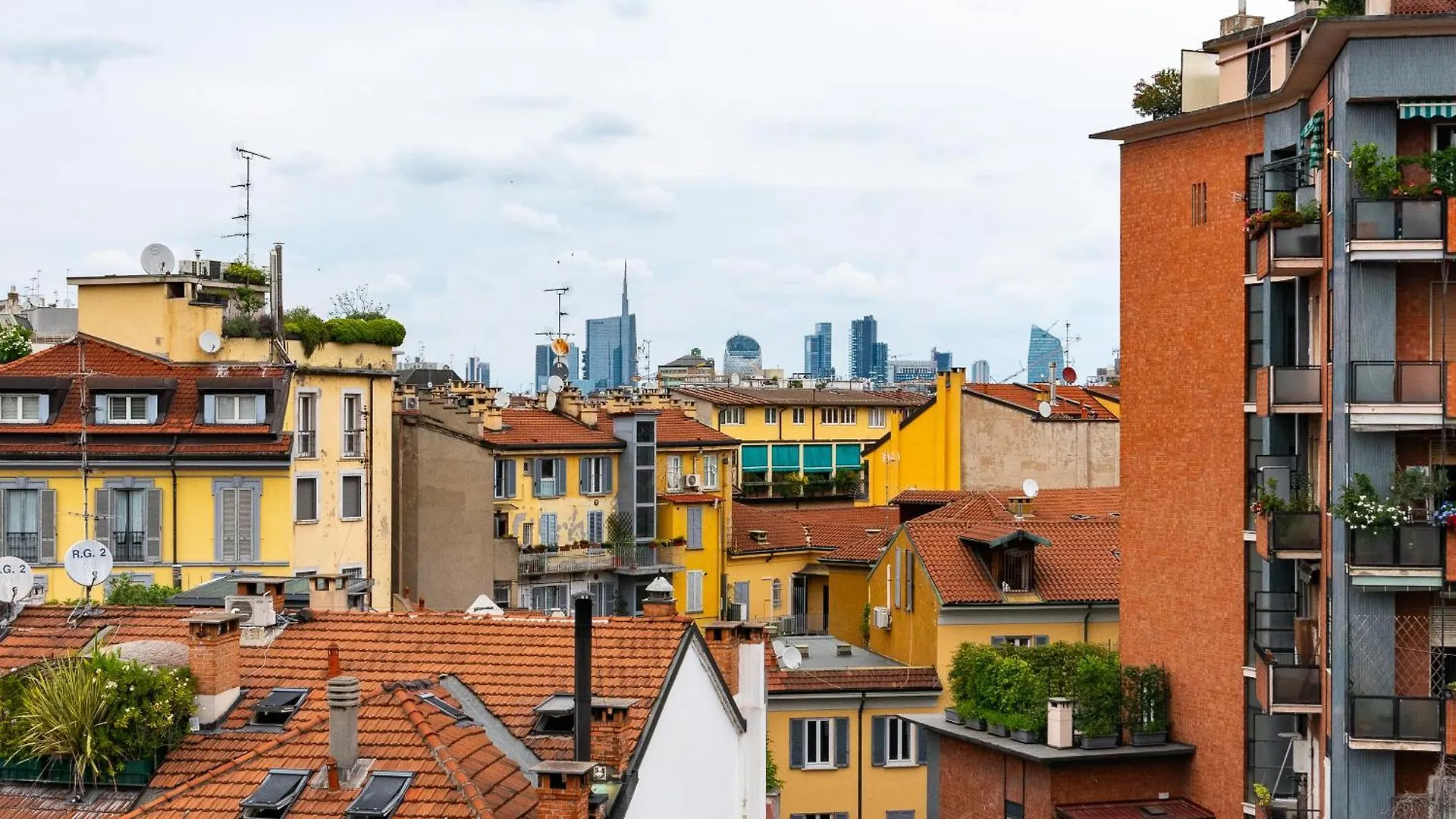 De Amicis Apartment Milan