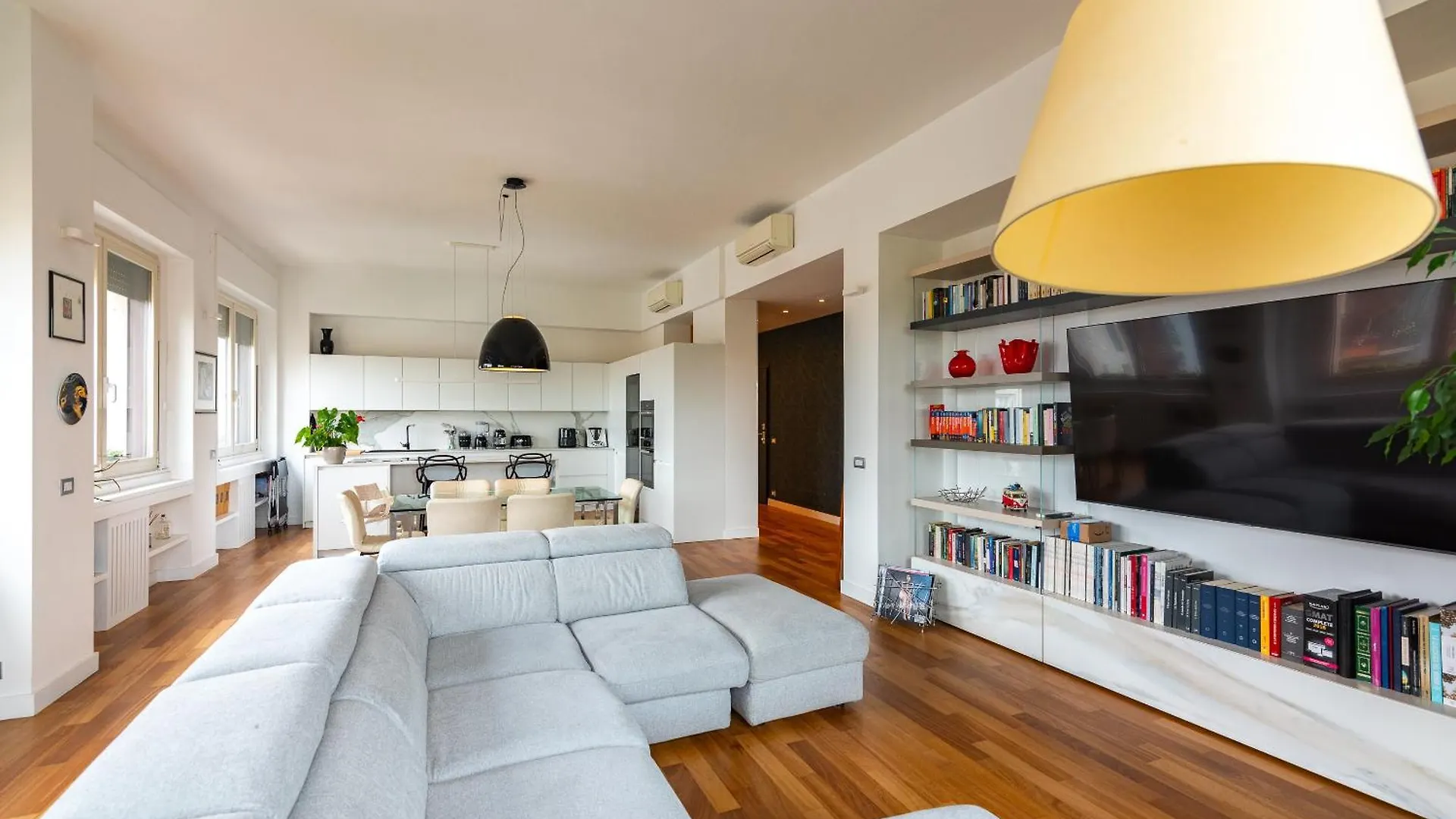 De Amicis Apartment Milan